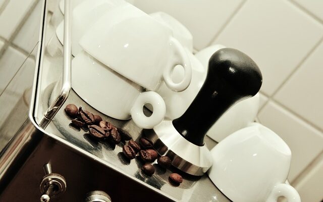 Sæt skub i din morgenrutine med AEGs stilfulde og effektive espressomaskine